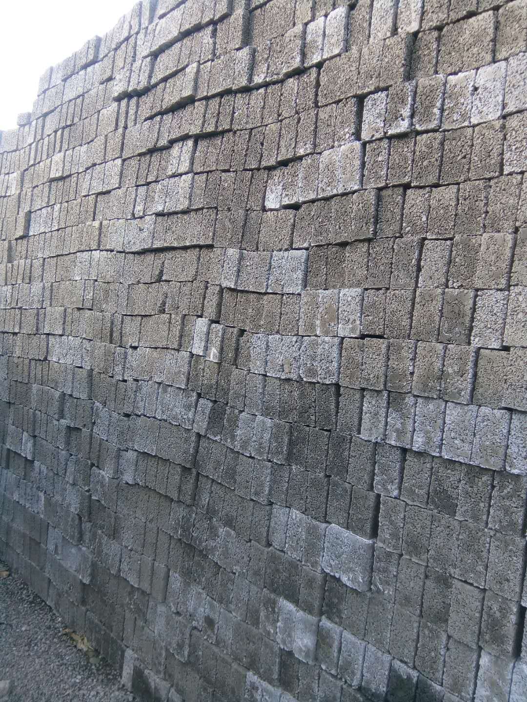 蓬莱市紫荆山照霞新型建材砖块——绿色环保的建筑材料新选择